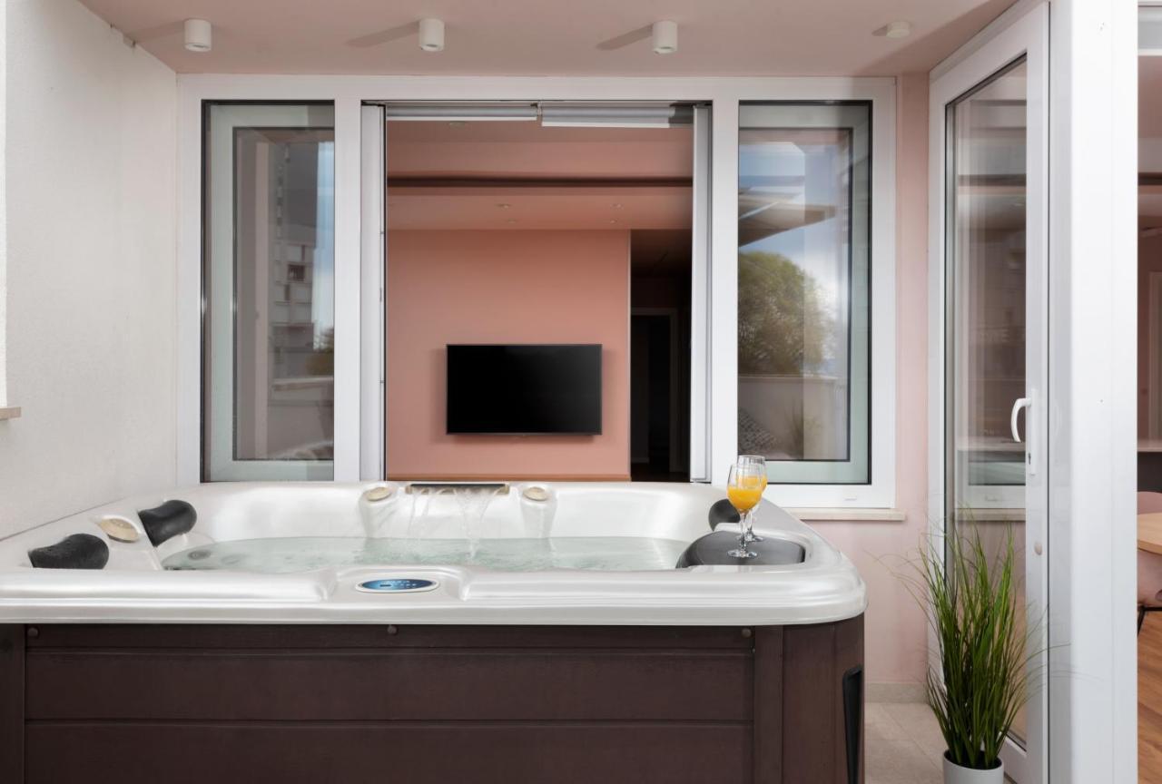 Glow Luxury Apartment With Terrace And Jacuzzi Split Exterior foto